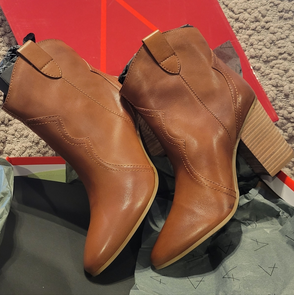 Aerosoles Ladies boots